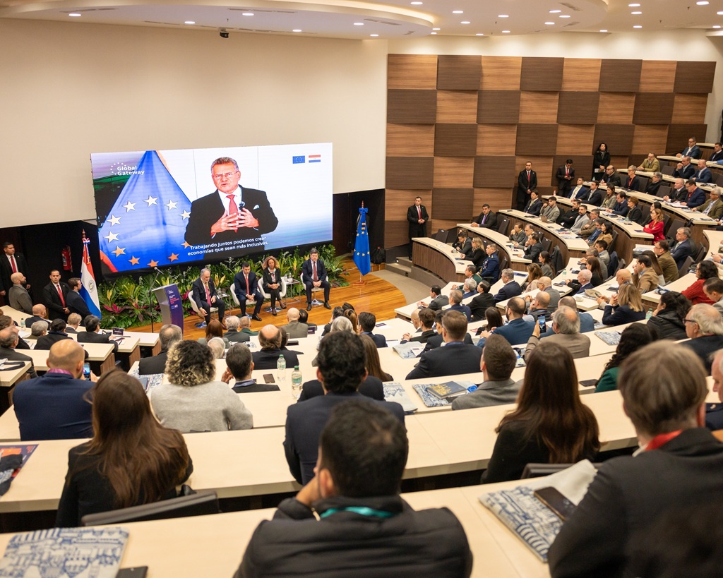 La CNCSP participa en Foro de Inversiones Unión Europea - Paraguay